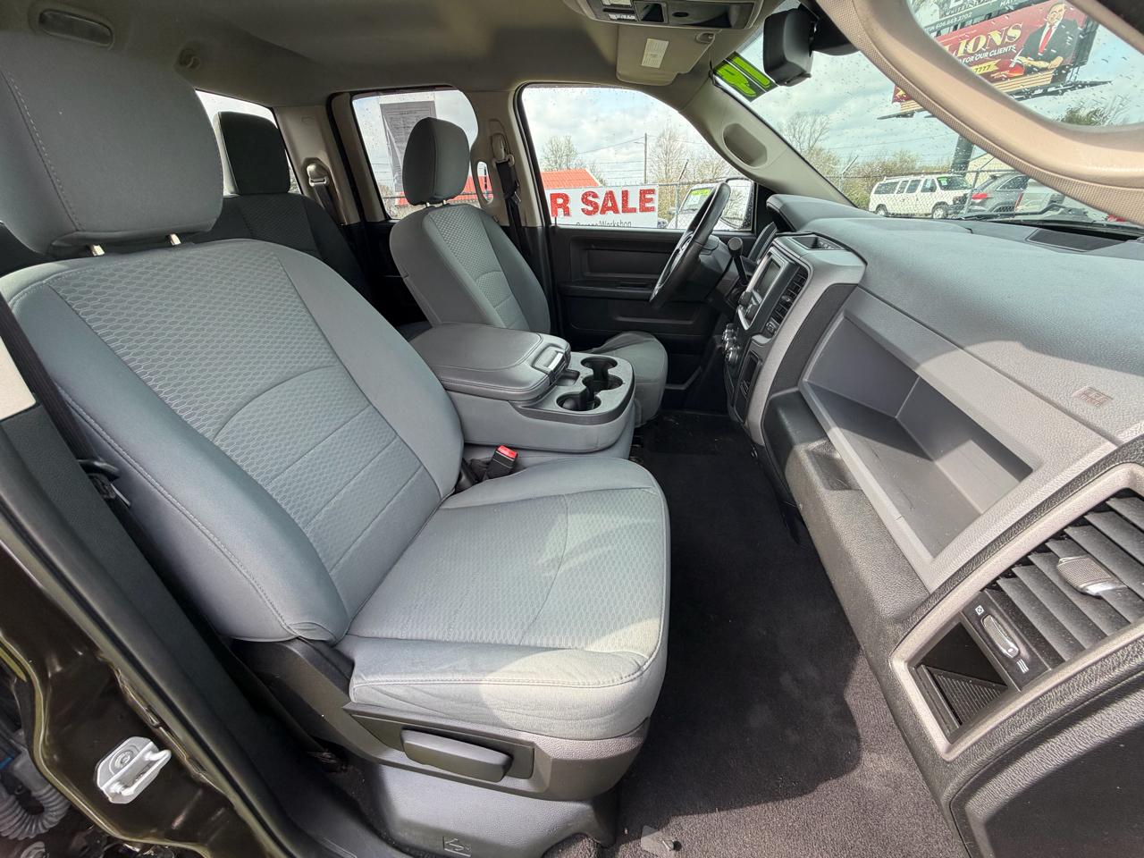 RAM 1500 ST Quad Cab 4WD 2014