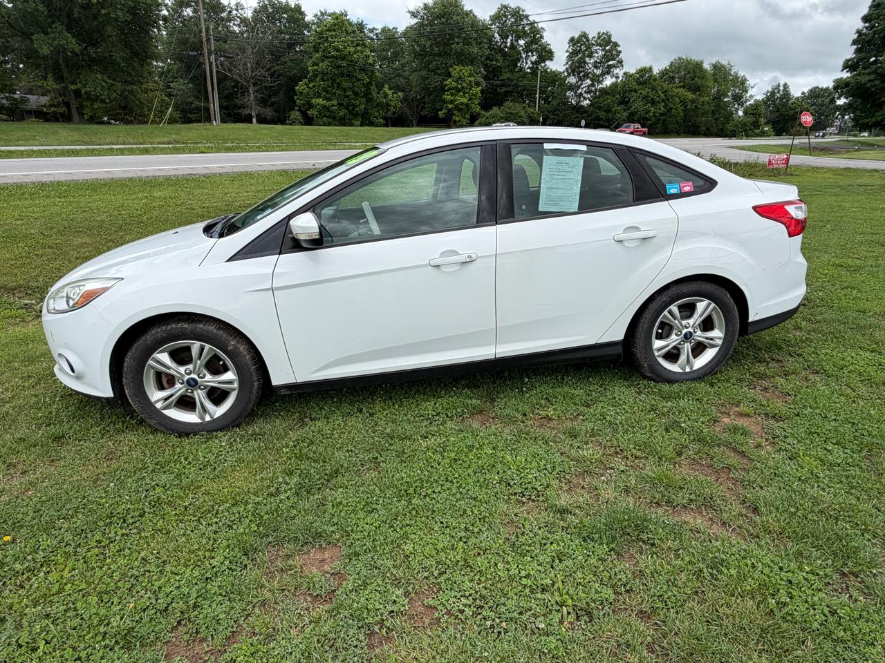 2013 Ford Focus Sedan SE's photo
