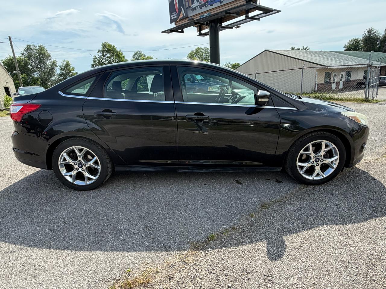 Ford Focus SEL Sedan 2012