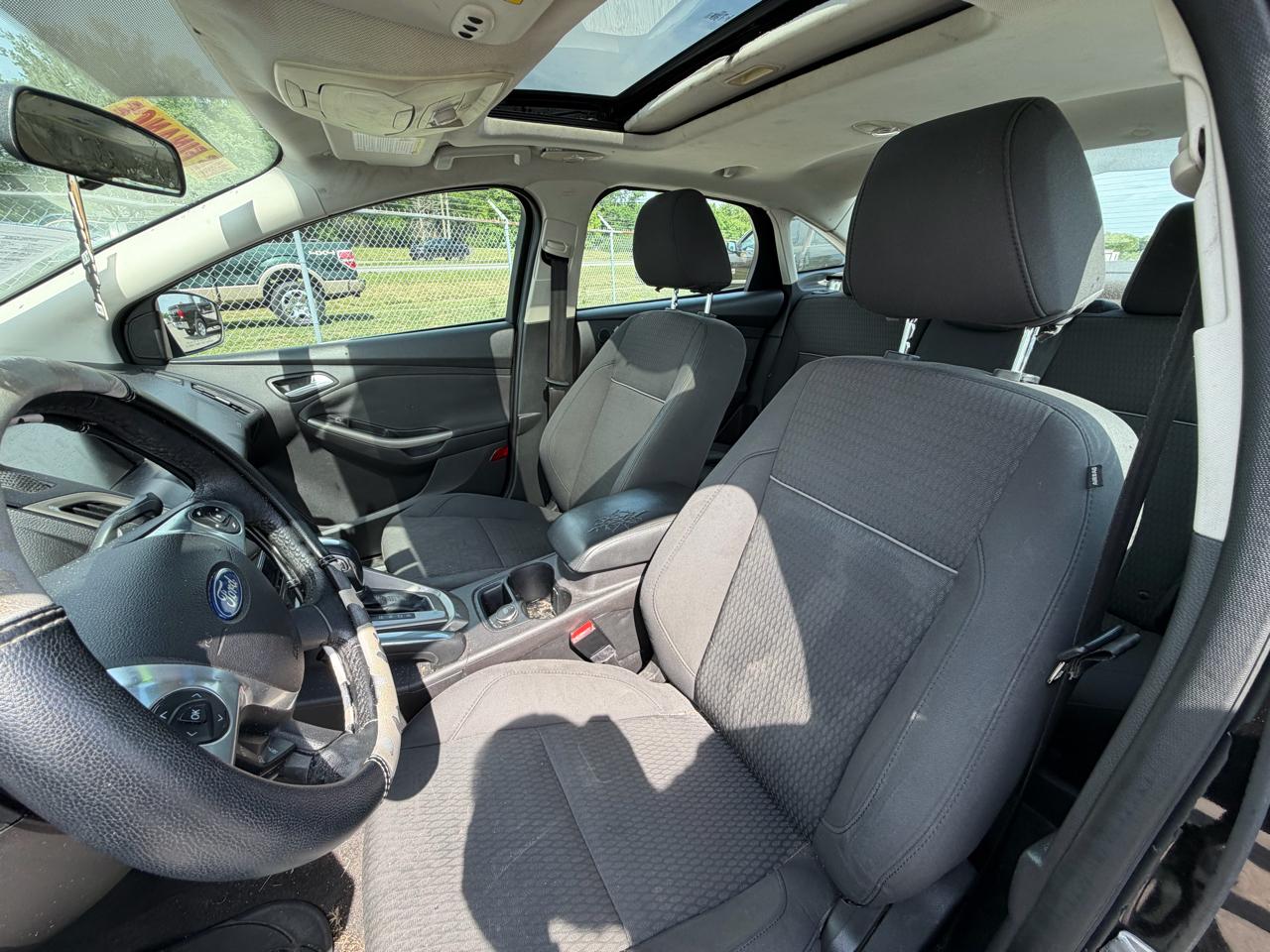 Ford Focus SEL Sedan 2012