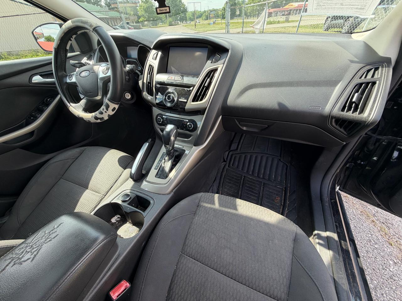 Ford Focus SEL Sedan 2012