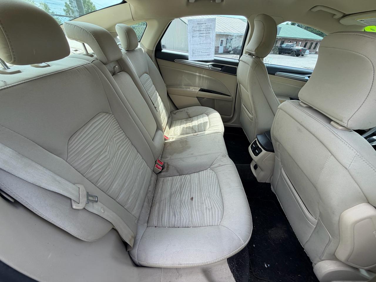 Ford Fusion SE 2016
