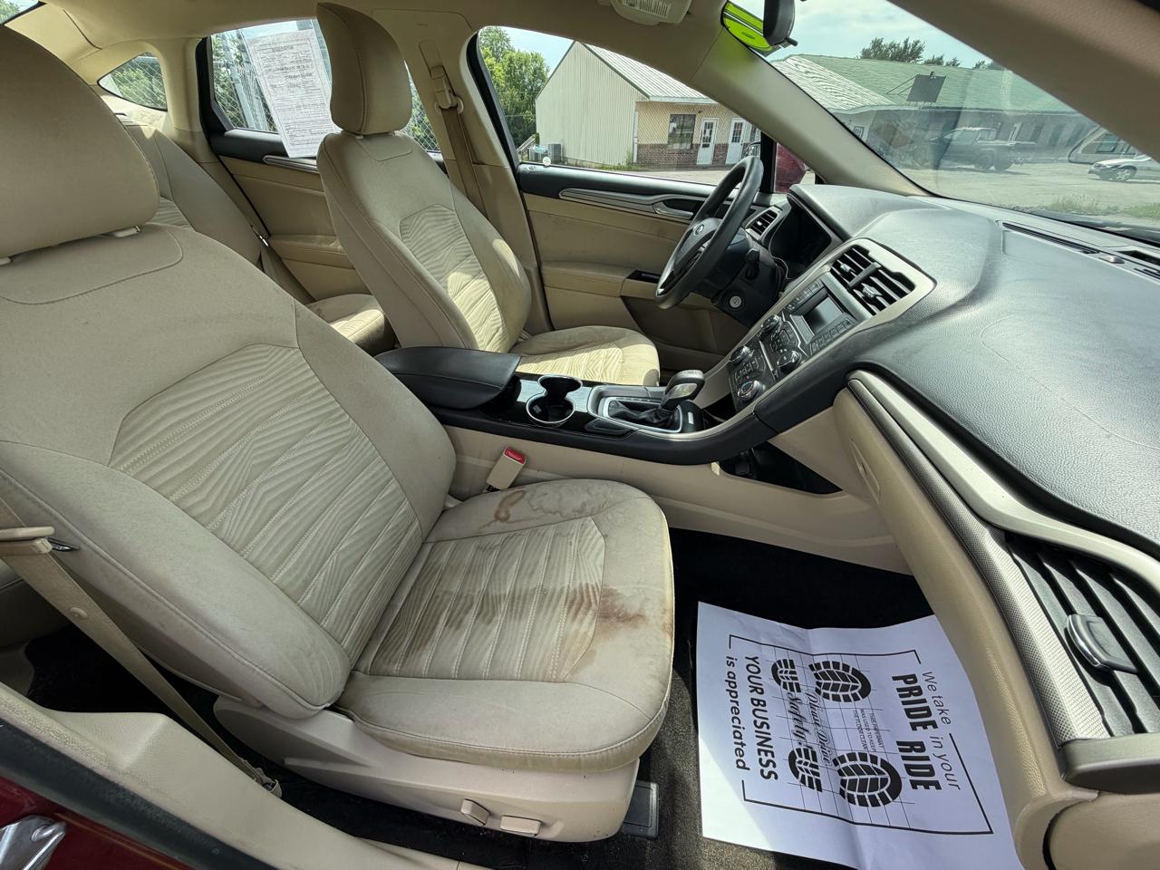 Ford Fusion SE 2016