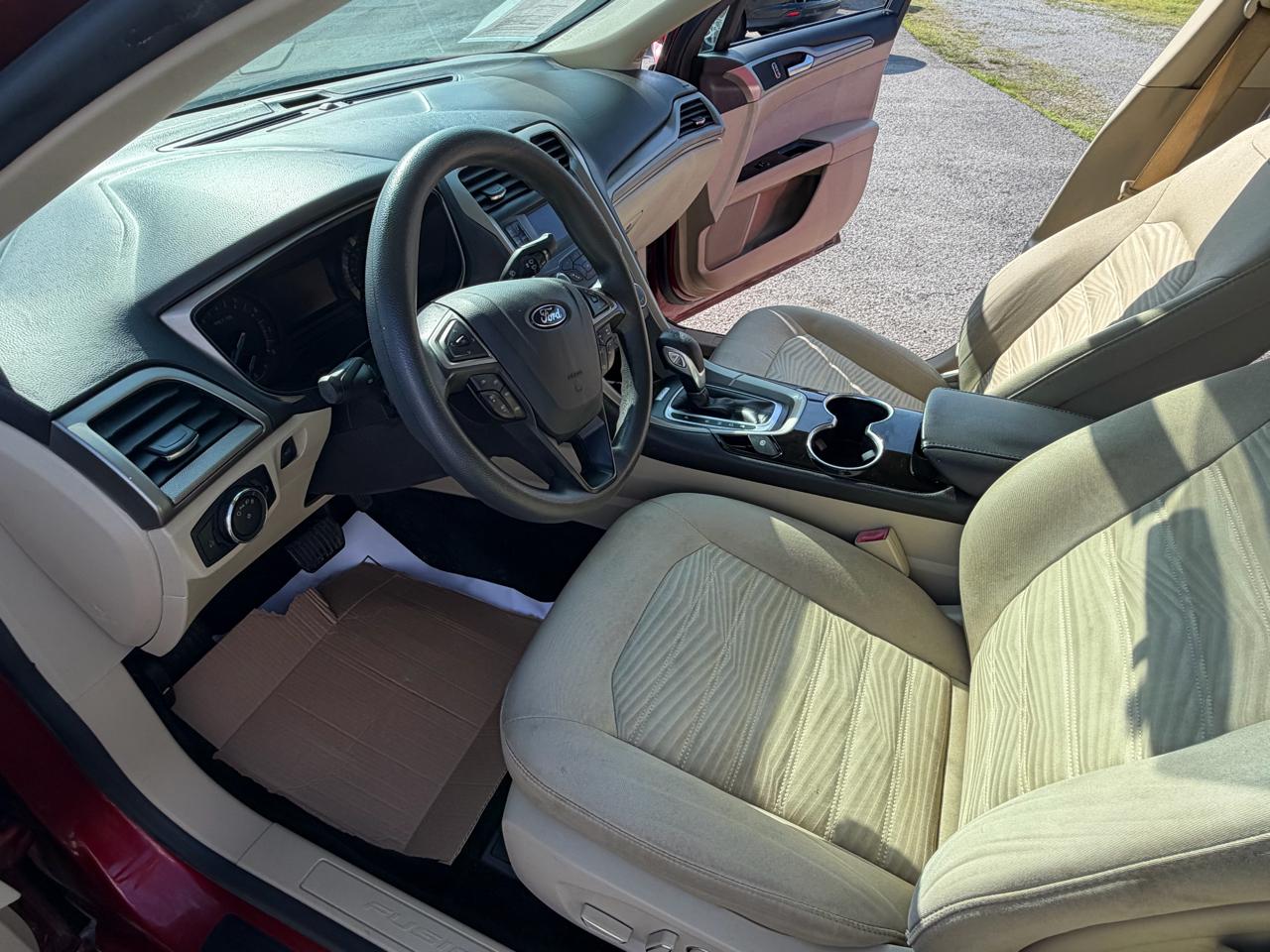 Ford Fusion SE 2016