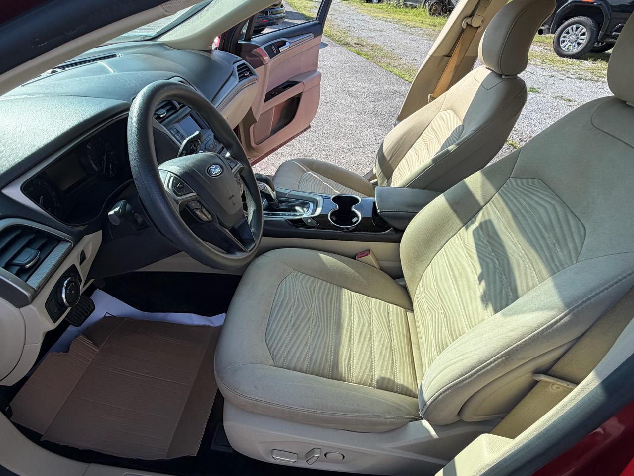 Ford Fusion SE 2016