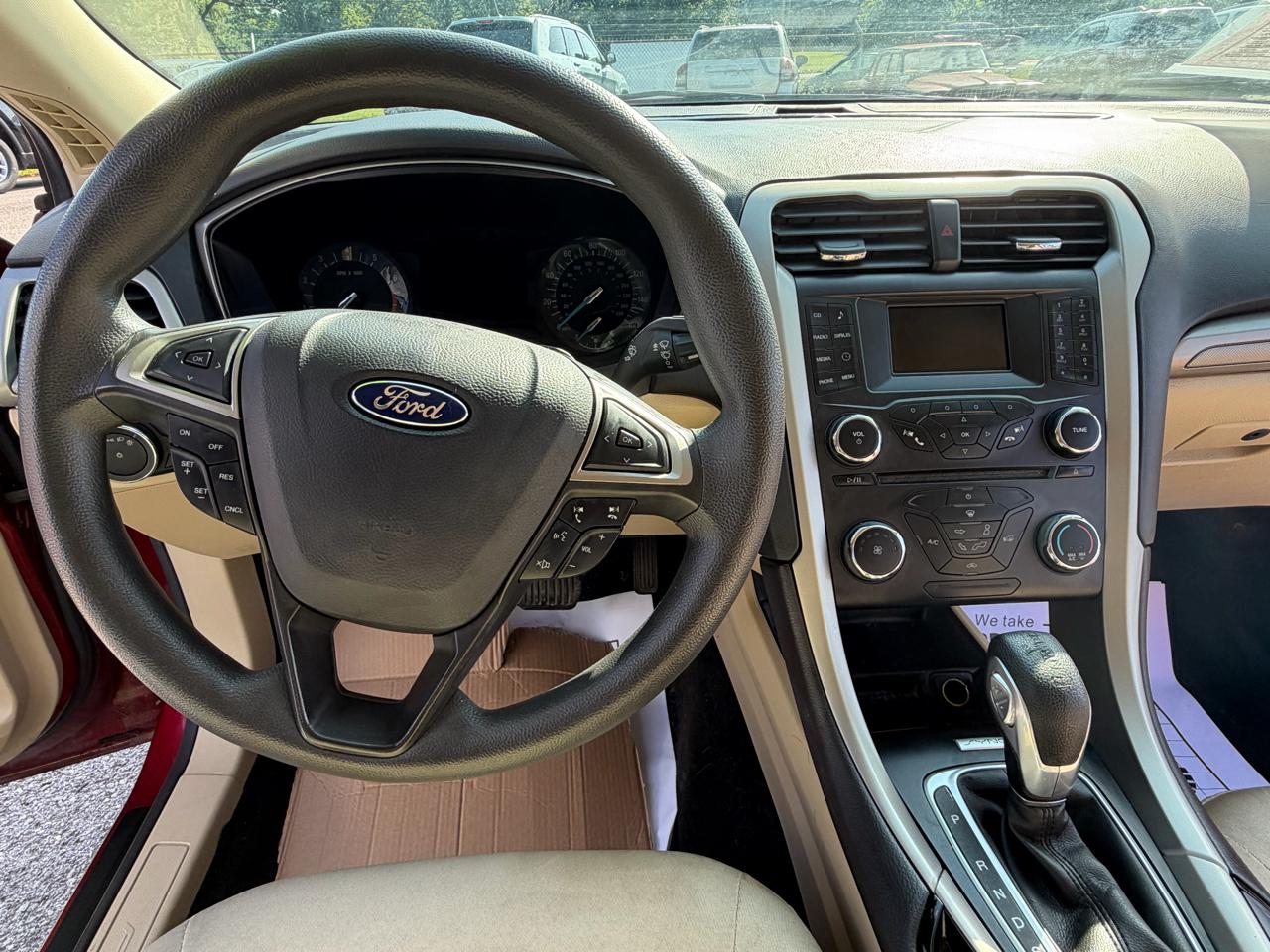 Ford Fusion SE 2016