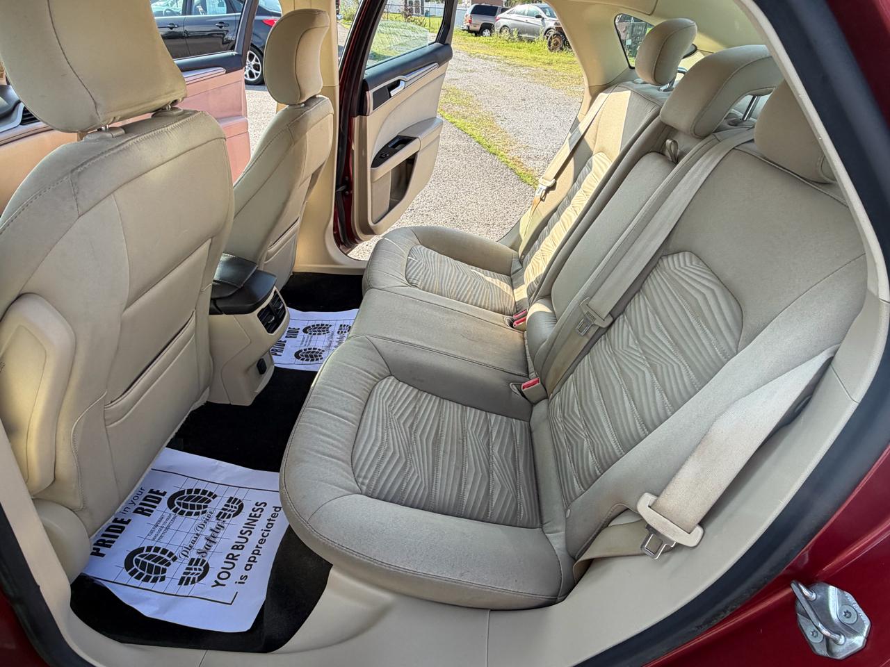 Ford Fusion SE 2016