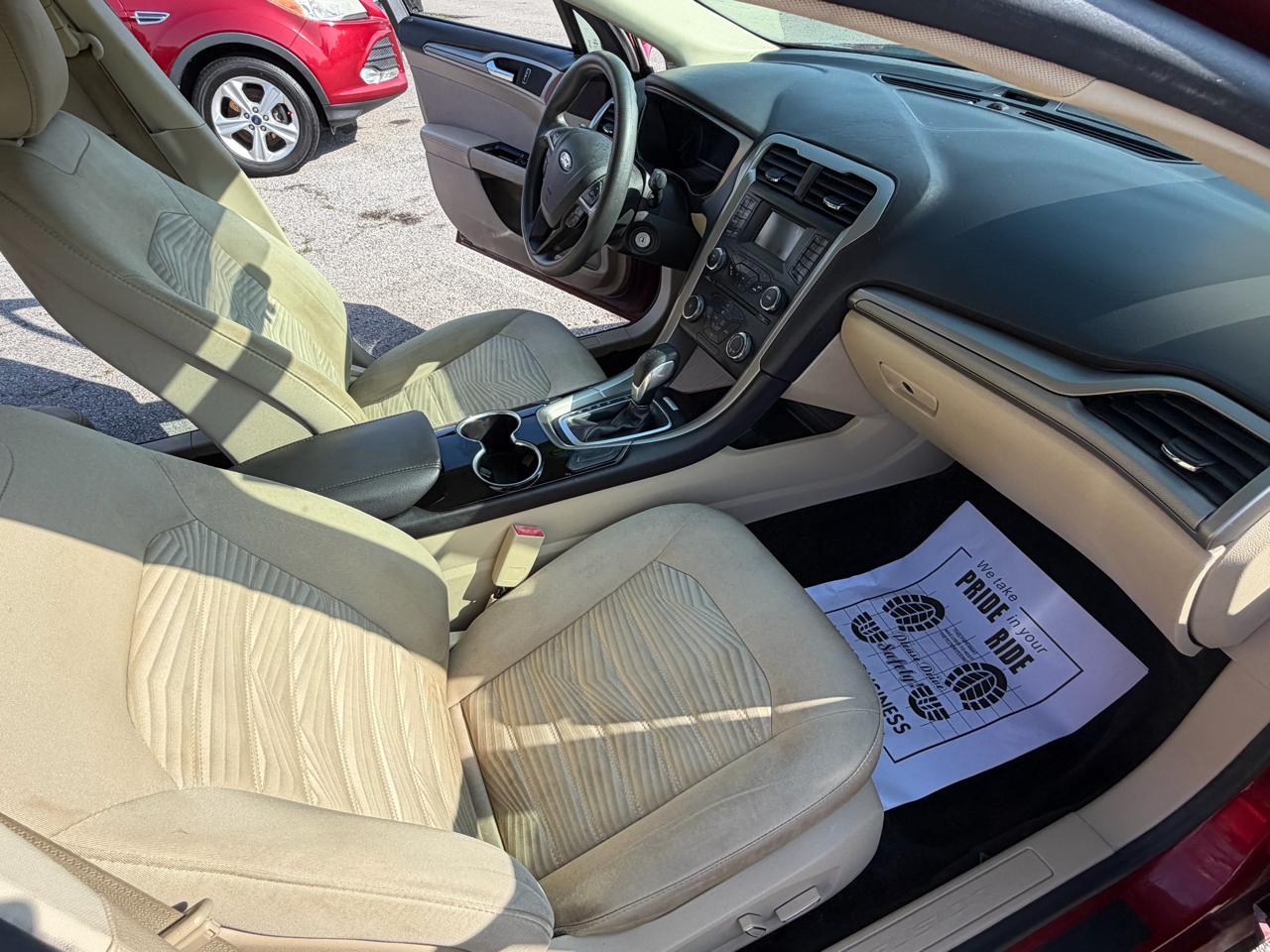 Ford Fusion SE 2016