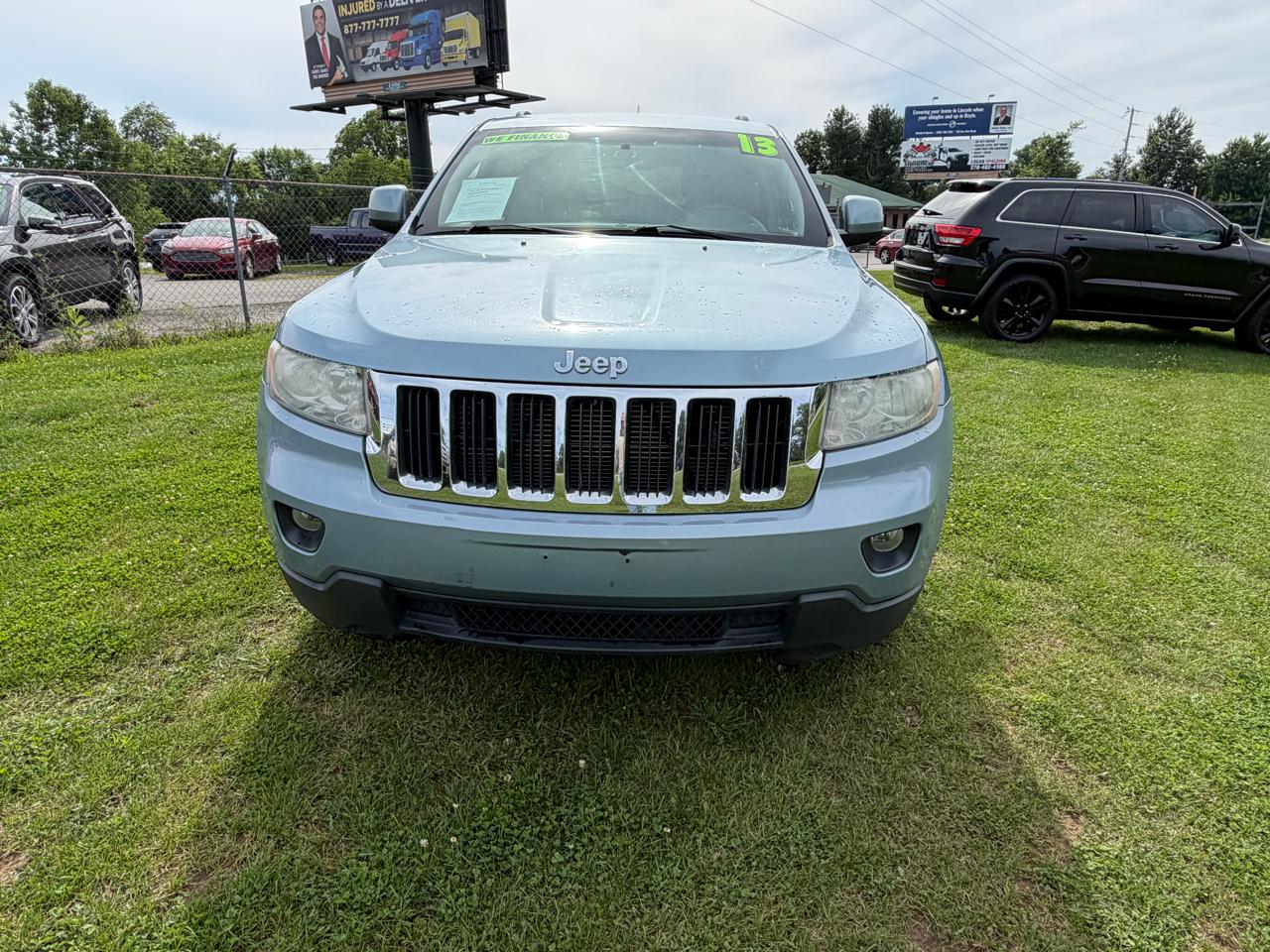 Jeep Grand Cherokee Laredo 2WD 2013