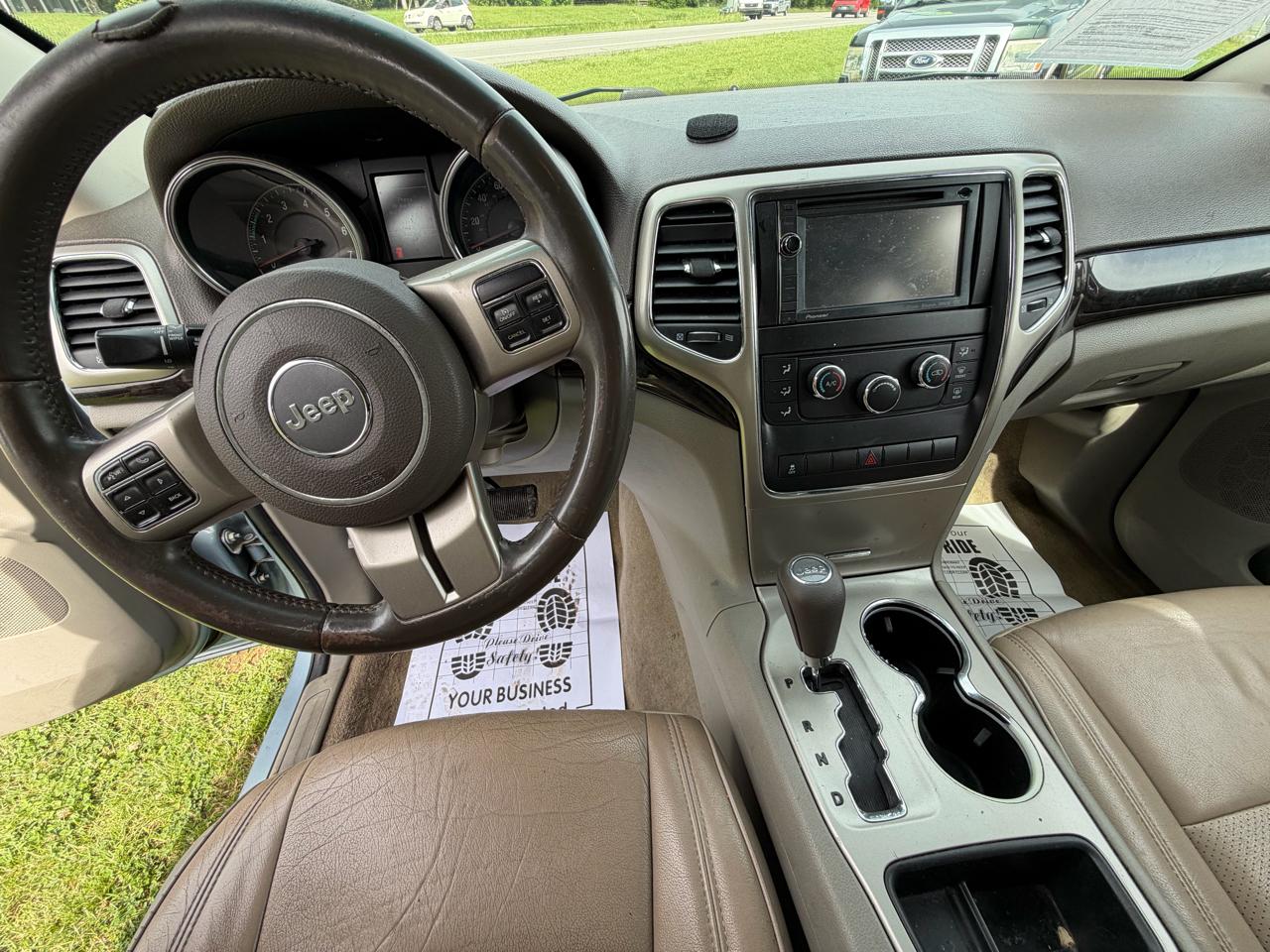 Jeep Grand Cherokee Laredo 2WD 2013