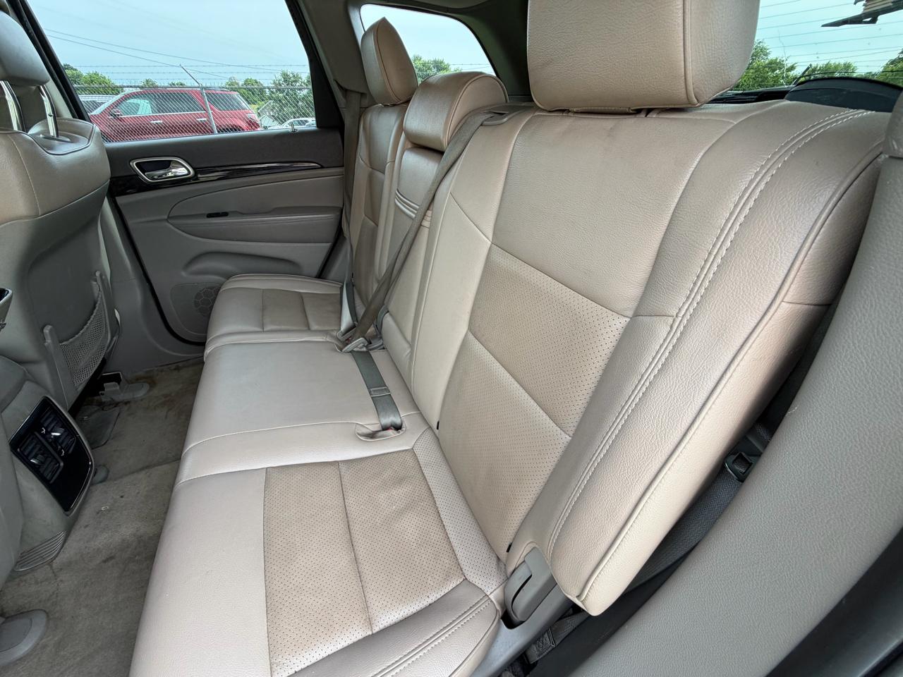 Jeep Grand Cherokee Laredo 2WD 2013
