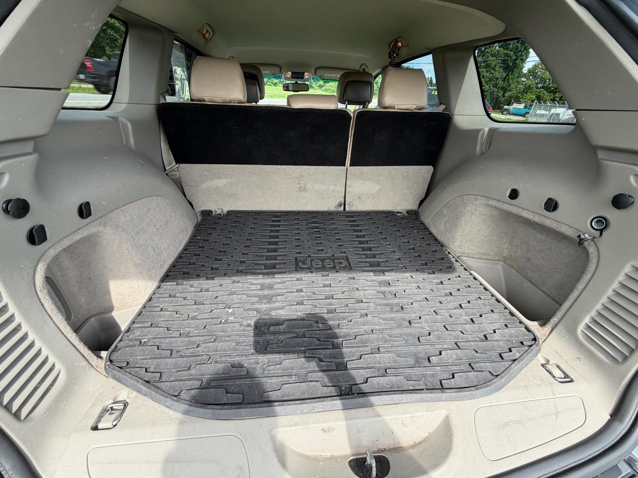 Jeep Grand Cherokee Laredo 2WD 2013