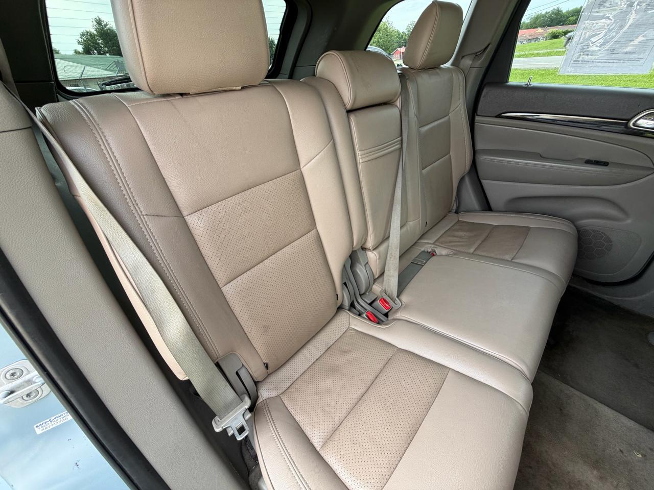 Jeep Grand Cherokee Laredo 2WD 2013