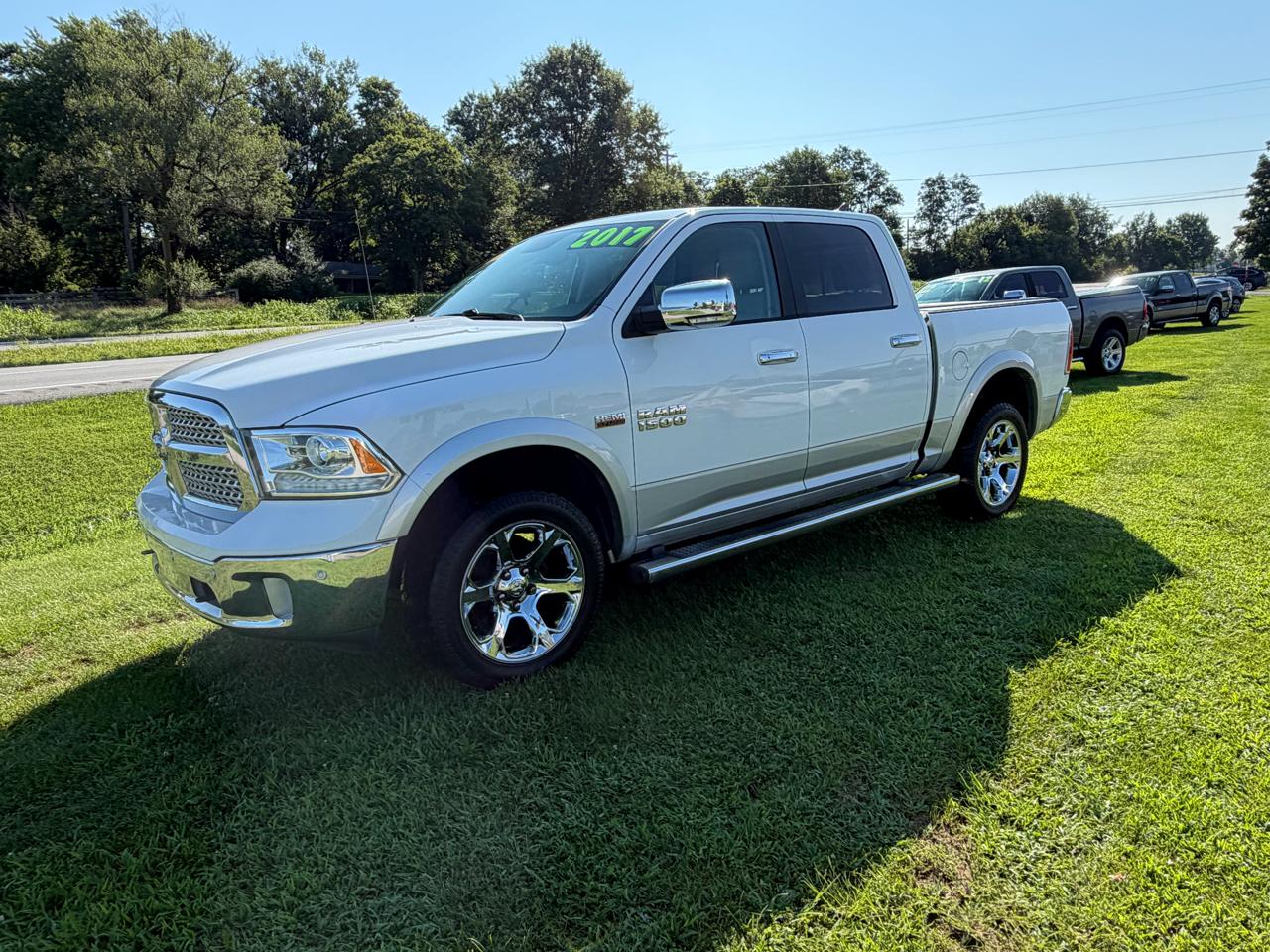 RAM 1500 Laramie 4x4 Crew Cab 5'7" Box 2017
