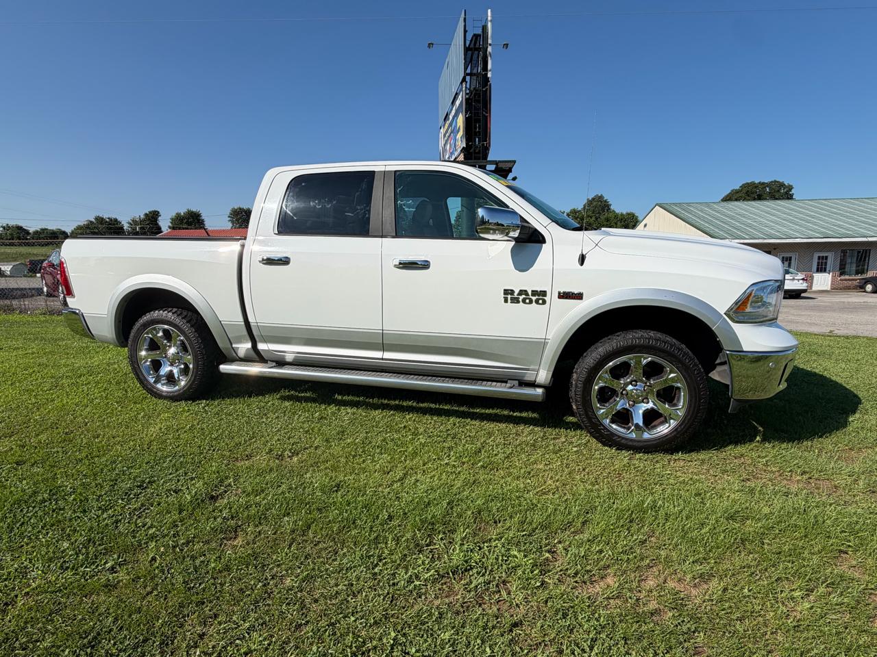 RAM 1500 Laramie 4x4 Crew Cab 5'7" Box 2017