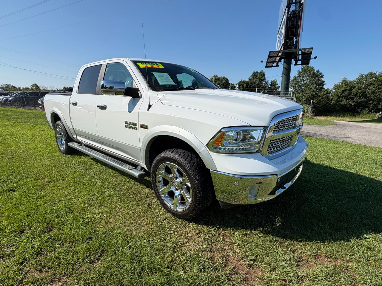 2017 RAM 1500 Laramie 4x4 Crew Cab 5'7" Box