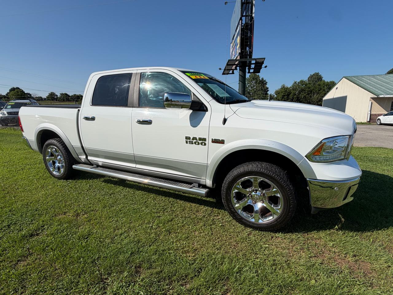 RAM 1500 Laramie 4x4 Crew Cab 5'7" Box 2017