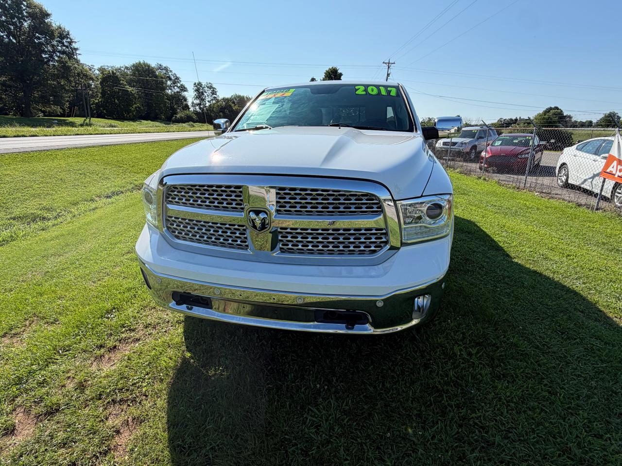 RAM 1500 Laramie 4x4 Crew Cab 5'7" Box 2017