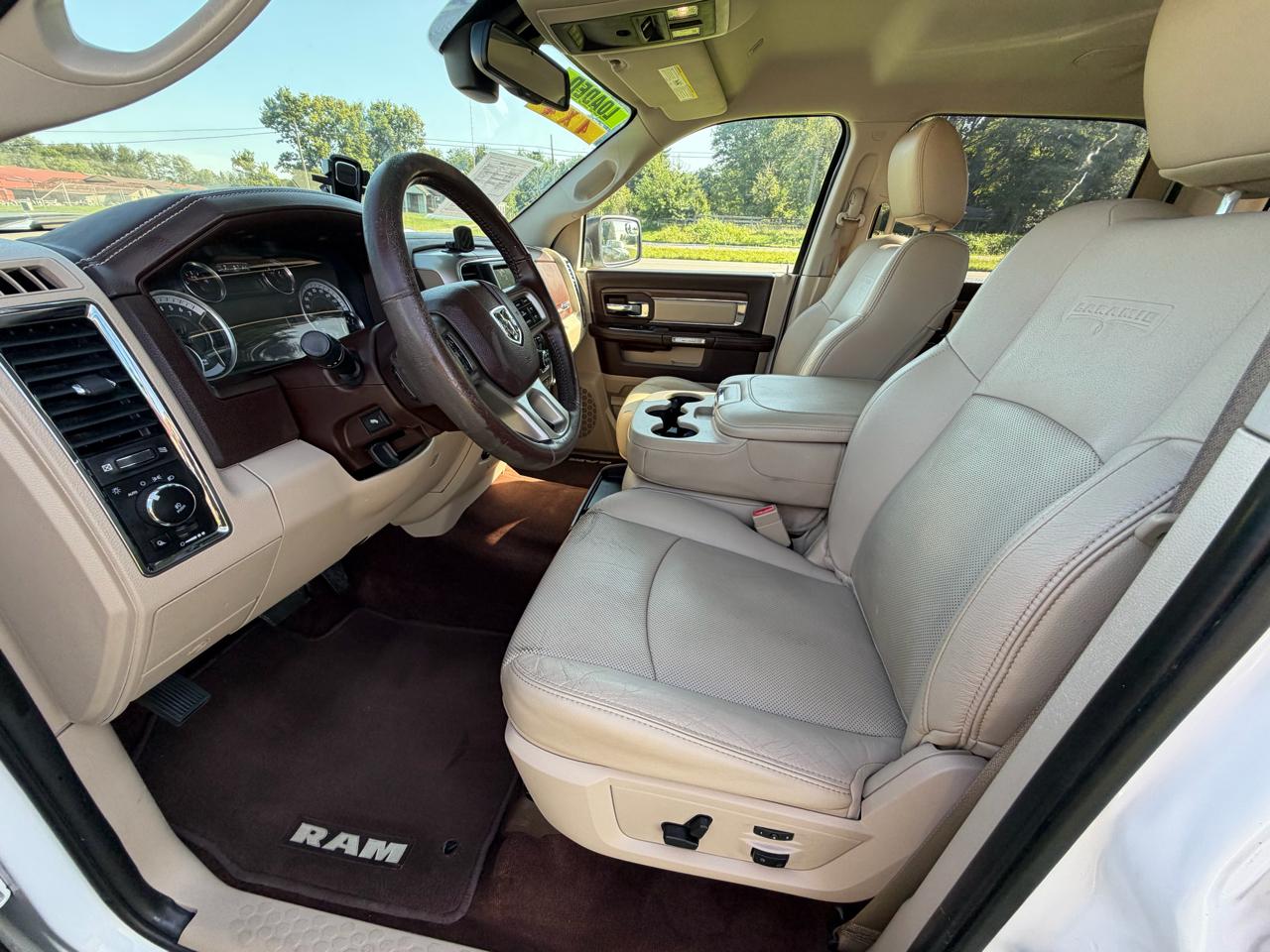 RAM 1500 Laramie 4x4 Crew Cab 5'7" Box 2017