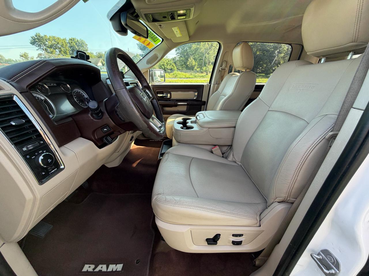RAM 1500 Laramie 4x4 Crew Cab 5'7" Box 2017