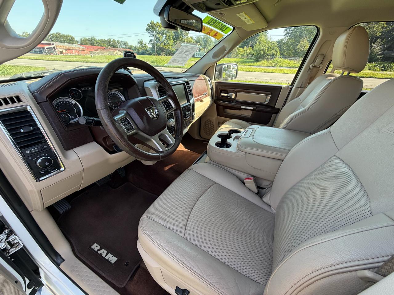 RAM 1500 Laramie 4x4 Crew Cab 5'7" Box 2017
