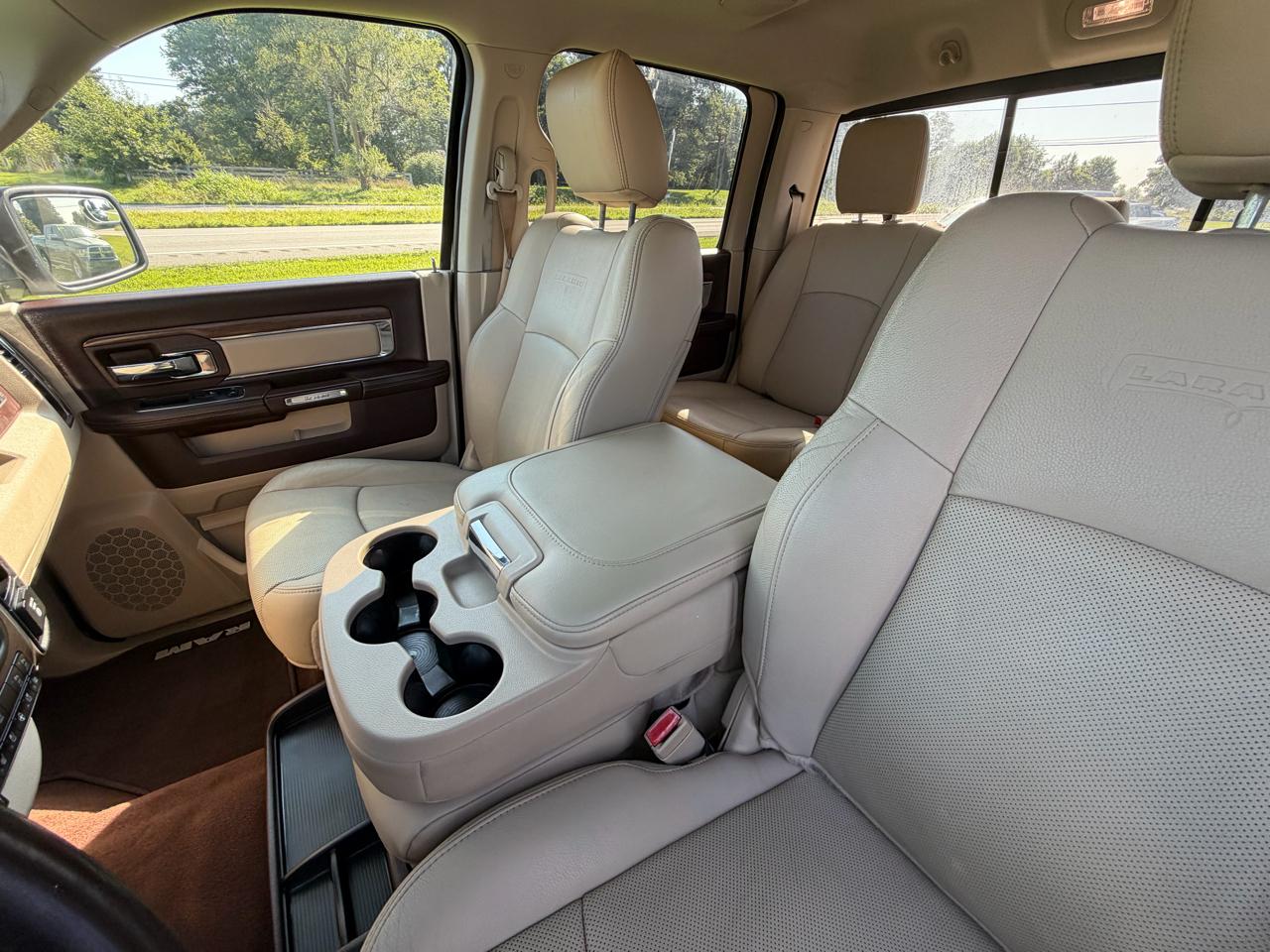 RAM 1500 Laramie 4x4 Crew Cab 5'7" Box 2017