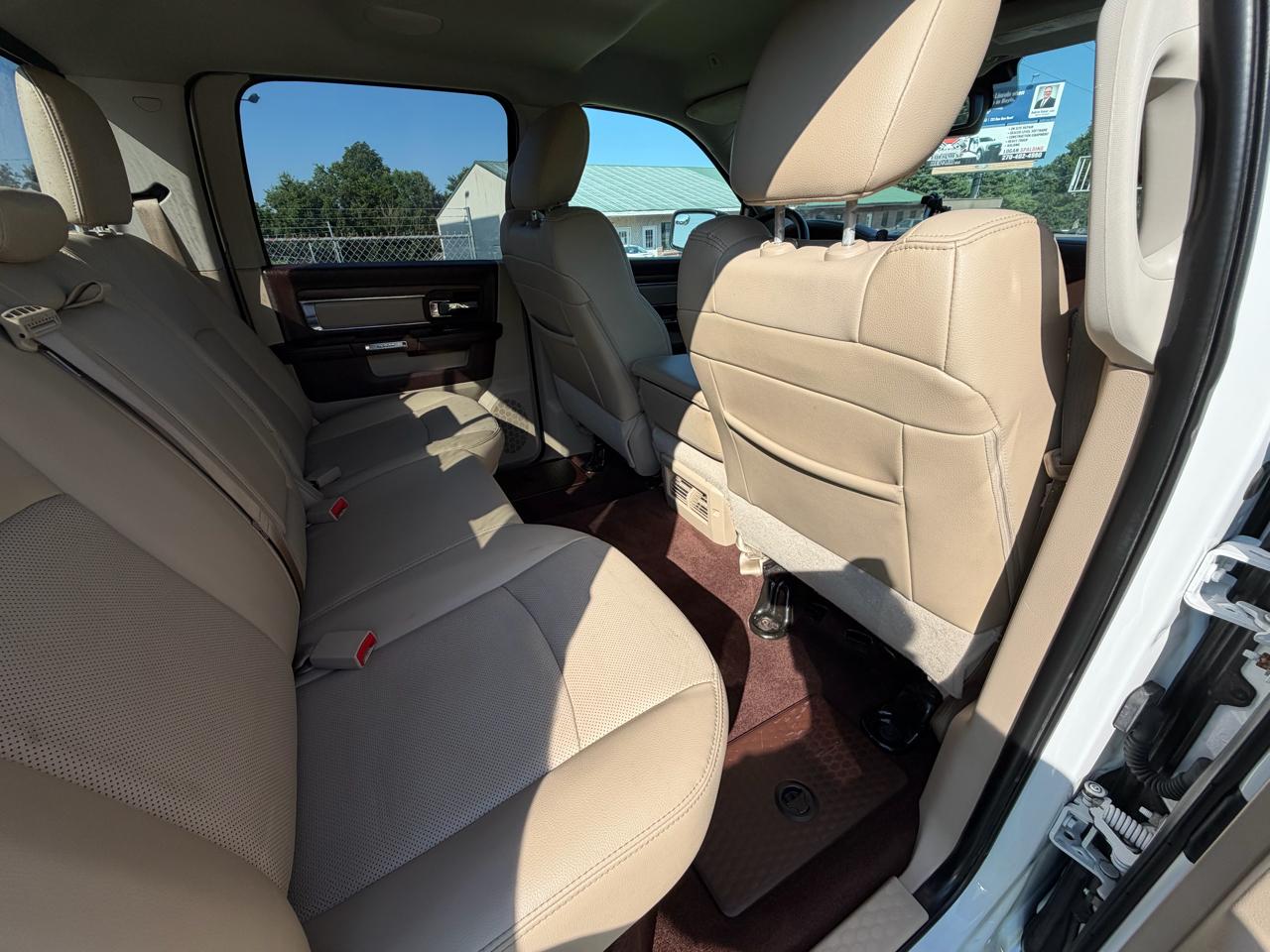 RAM 1500 Laramie 4x4 Crew Cab 5'7" Box 2017