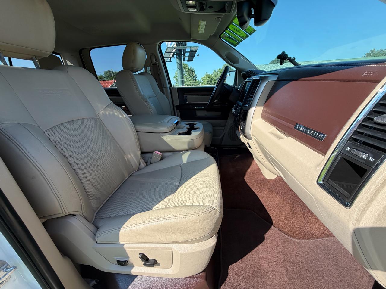 RAM 1500 Laramie 4x4 Crew Cab 5'7" Box 2017