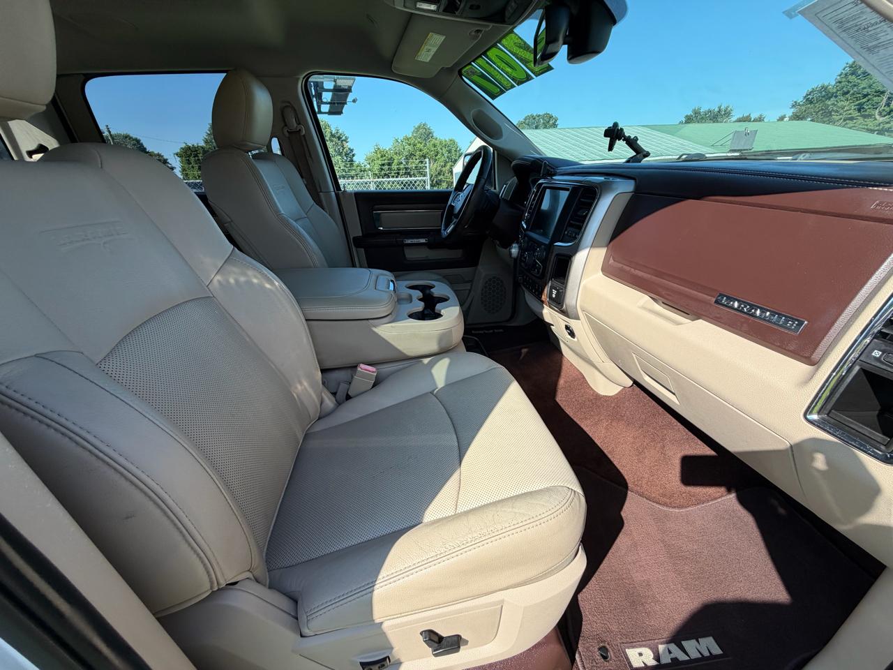 RAM 1500 Laramie 4x4 Crew Cab 5'7" Box 2017