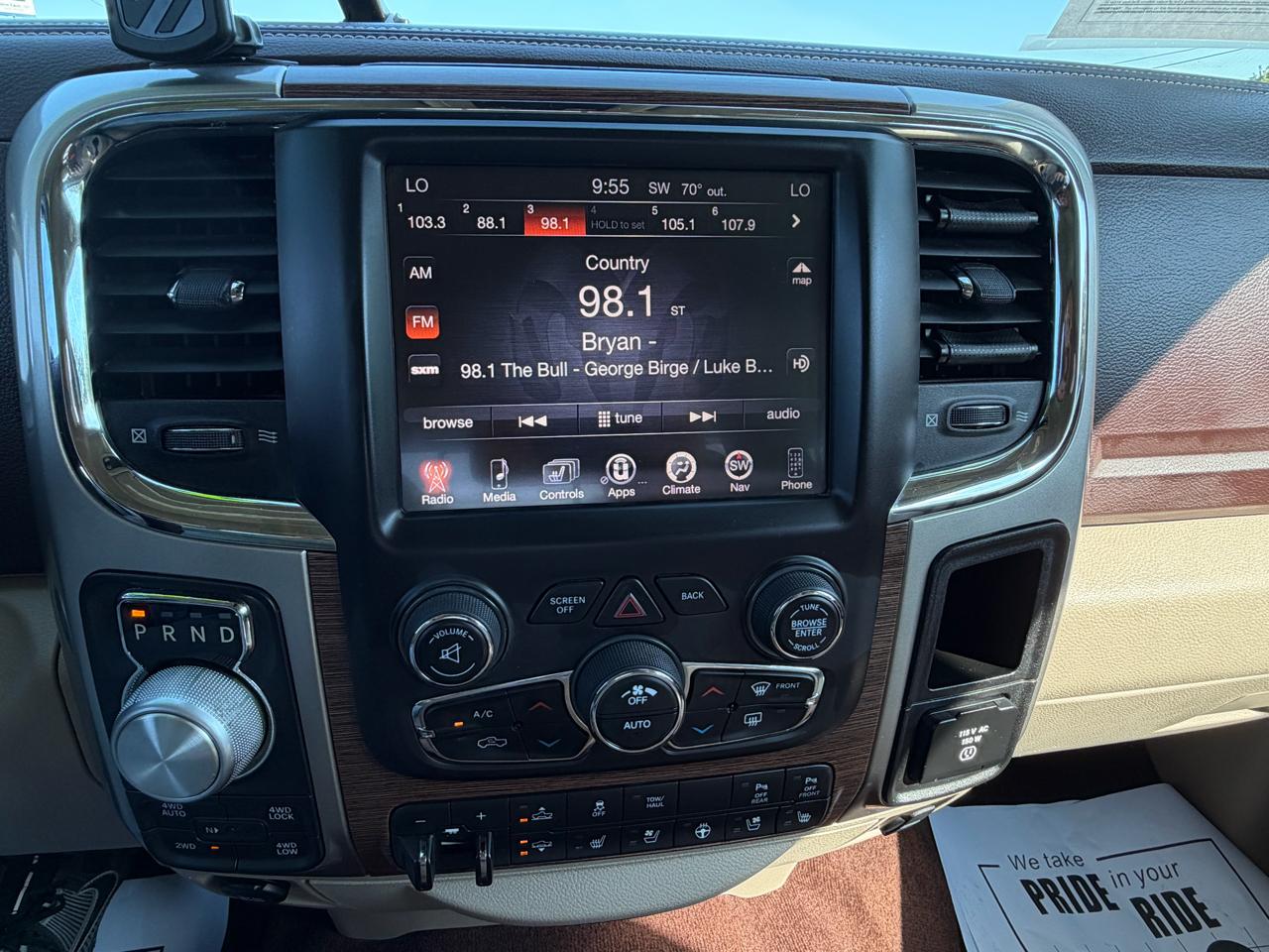 RAM 1500 Laramie 4x4 Crew Cab 5'7" Box 2017