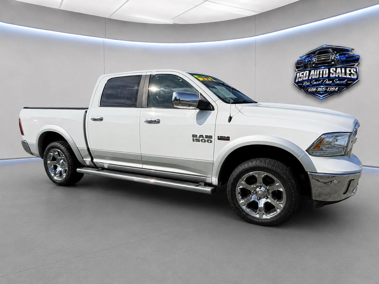 RAM 1500 Laramie 4x4 Crew Cab 5'7" Box 2017