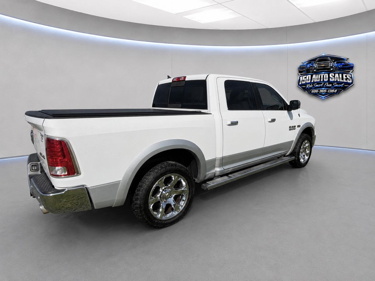 RAM 1500 Laramie 4x4 Crew Cab 5'7" Box 2017