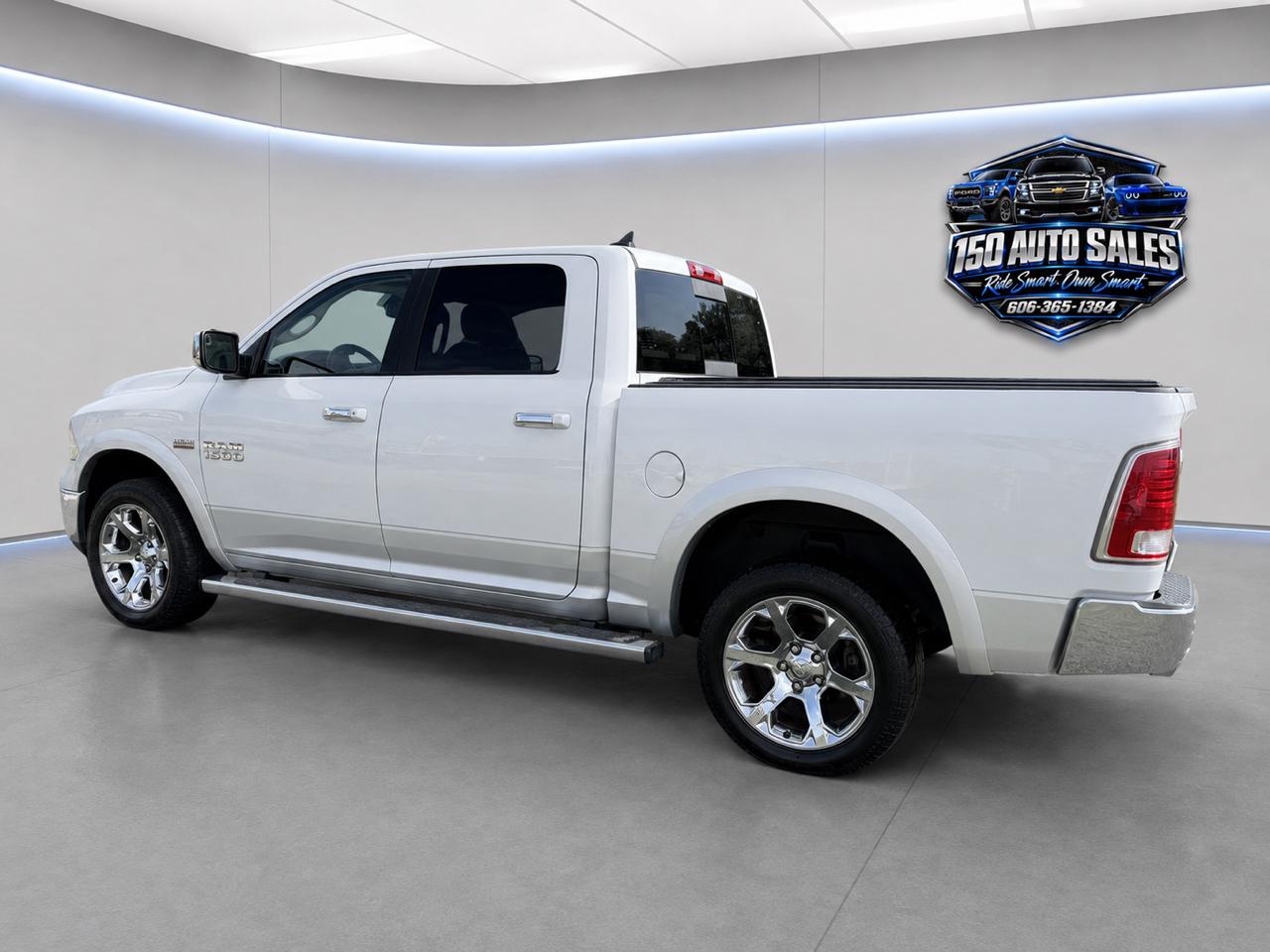 RAM 1500 Laramie 4x4 Crew Cab 5'7" Box 2017
