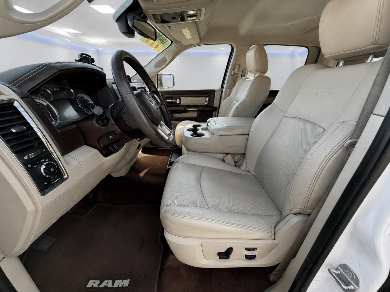 RAM 1500 Laramie 4x4 Crew Cab 5'7" Box 2017
