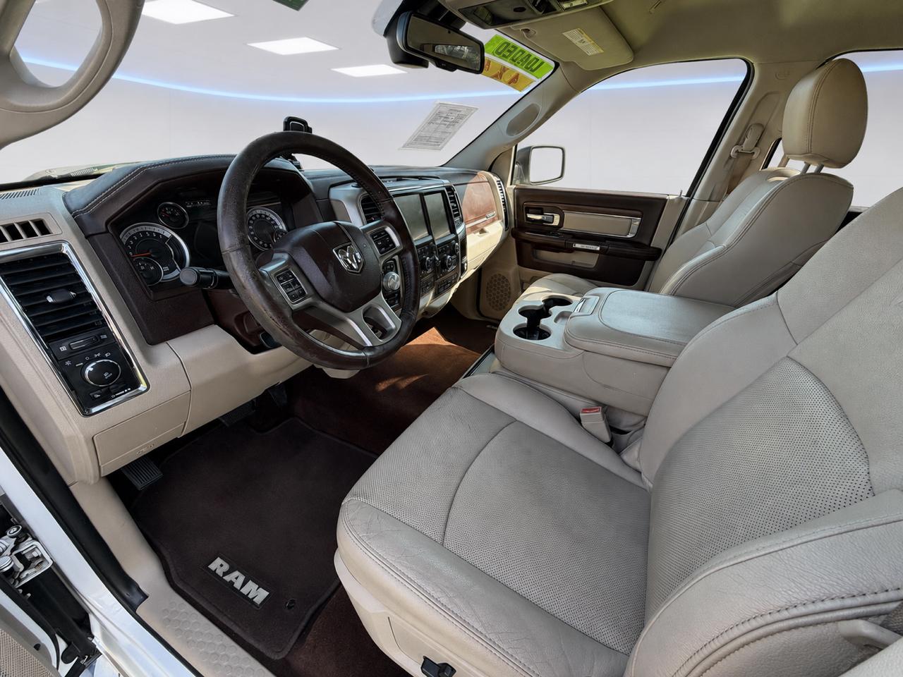 RAM 1500 Laramie 4x4 Crew Cab 5'7" Box 2017