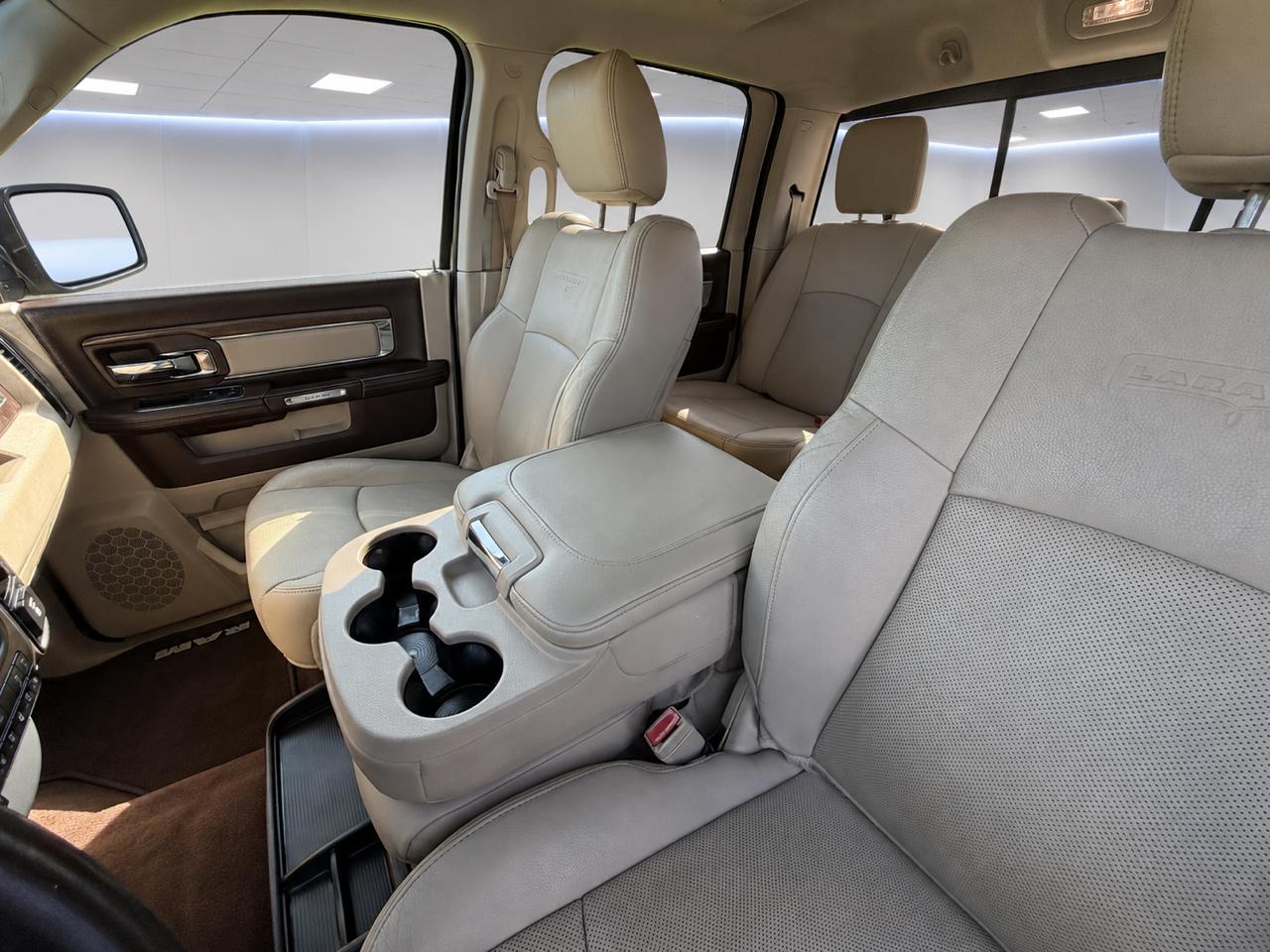 RAM 1500 Laramie 4x4 Crew Cab 5'7" Box 2017
