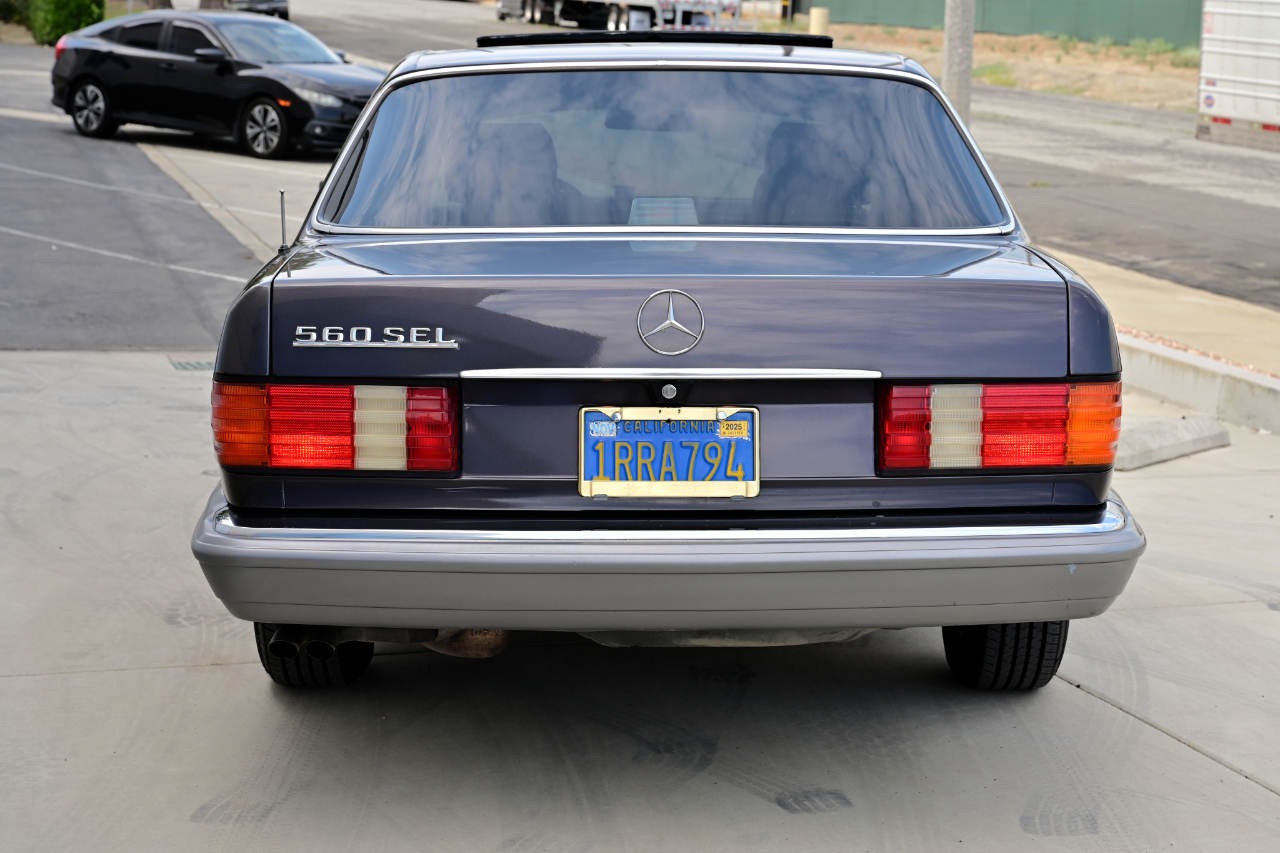 Mercedes-Benz 560 photo 4