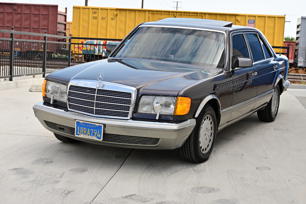 Mercedes-Benz 560 photo 9