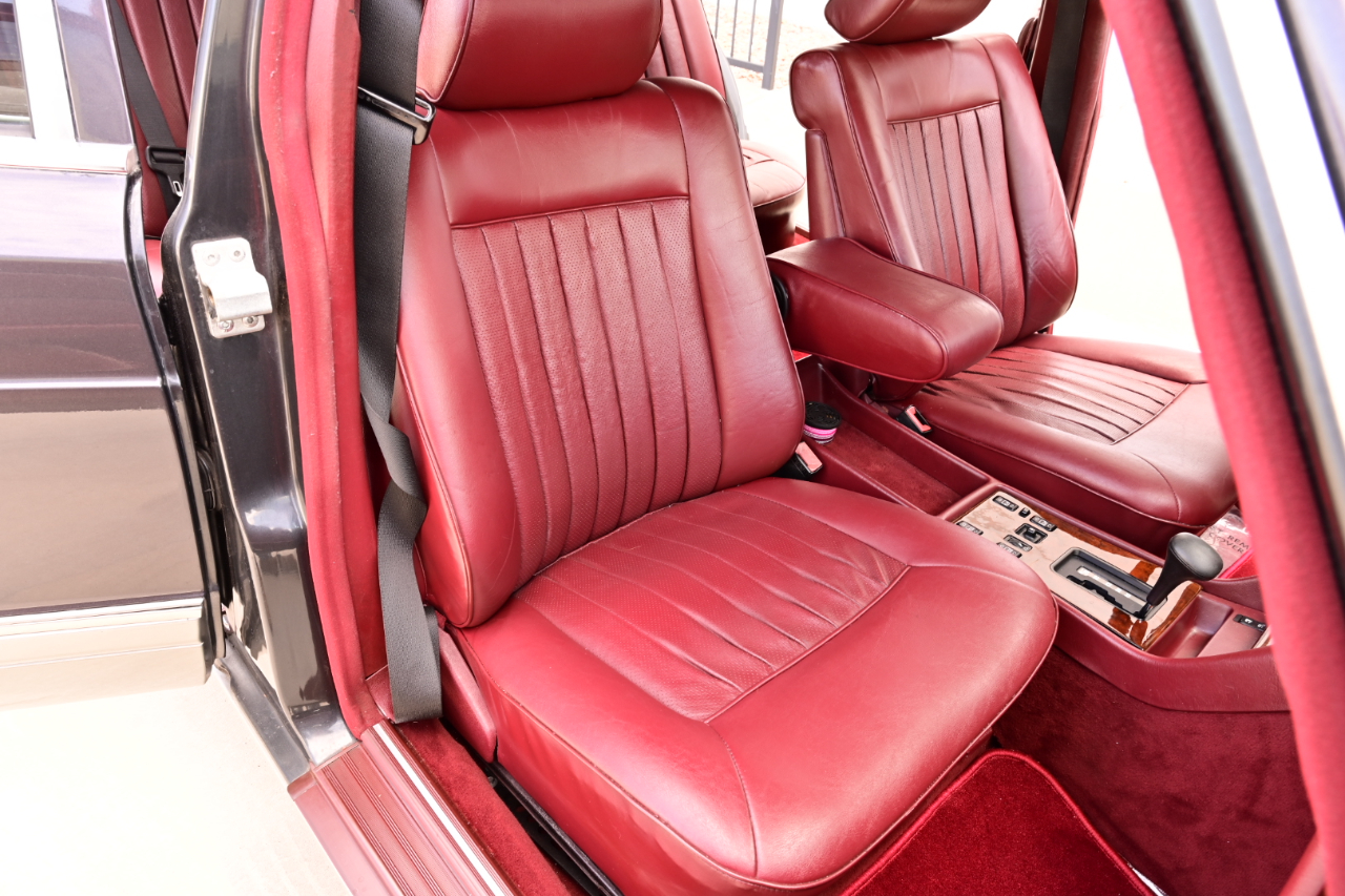 Mercedes-Benz 560 photo 15