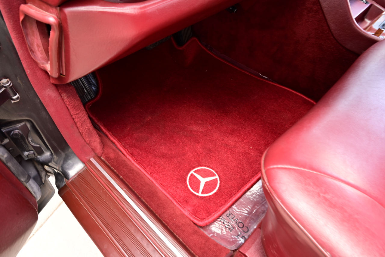 Mercedes-Benz 560 photo 20