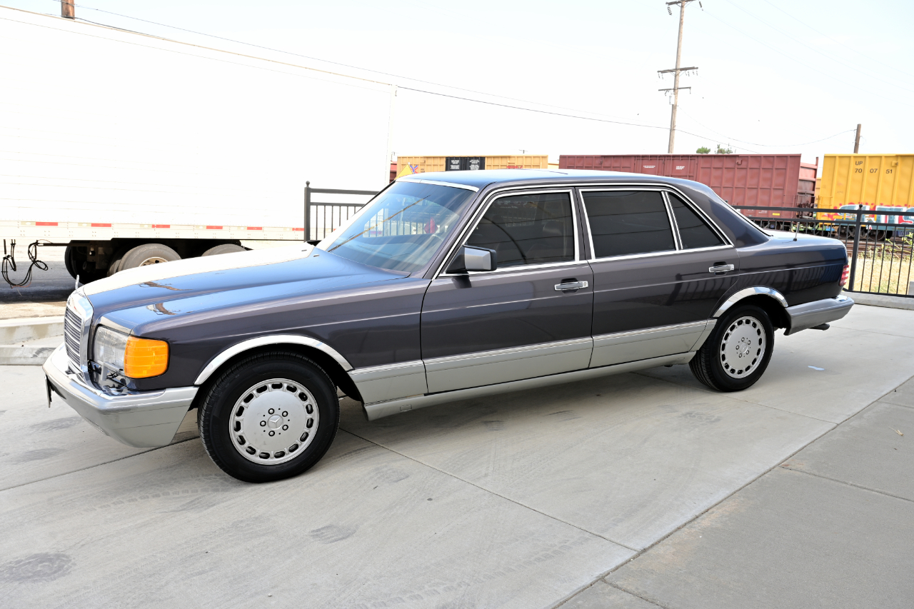 Mercedes-Benz 560 photo 21