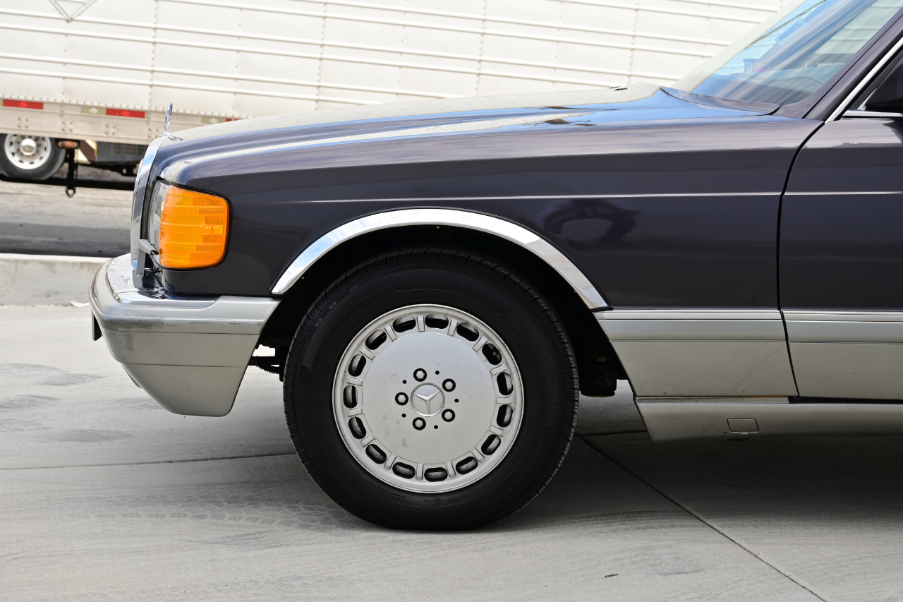 Mercedes-Benz 560 photo 22