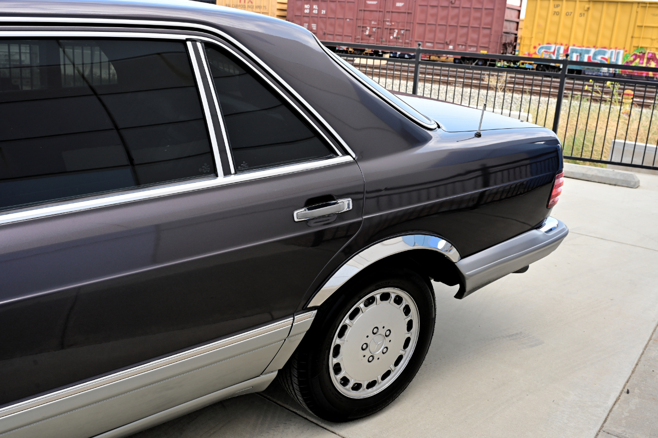Mercedes-Benz 560 photo 23