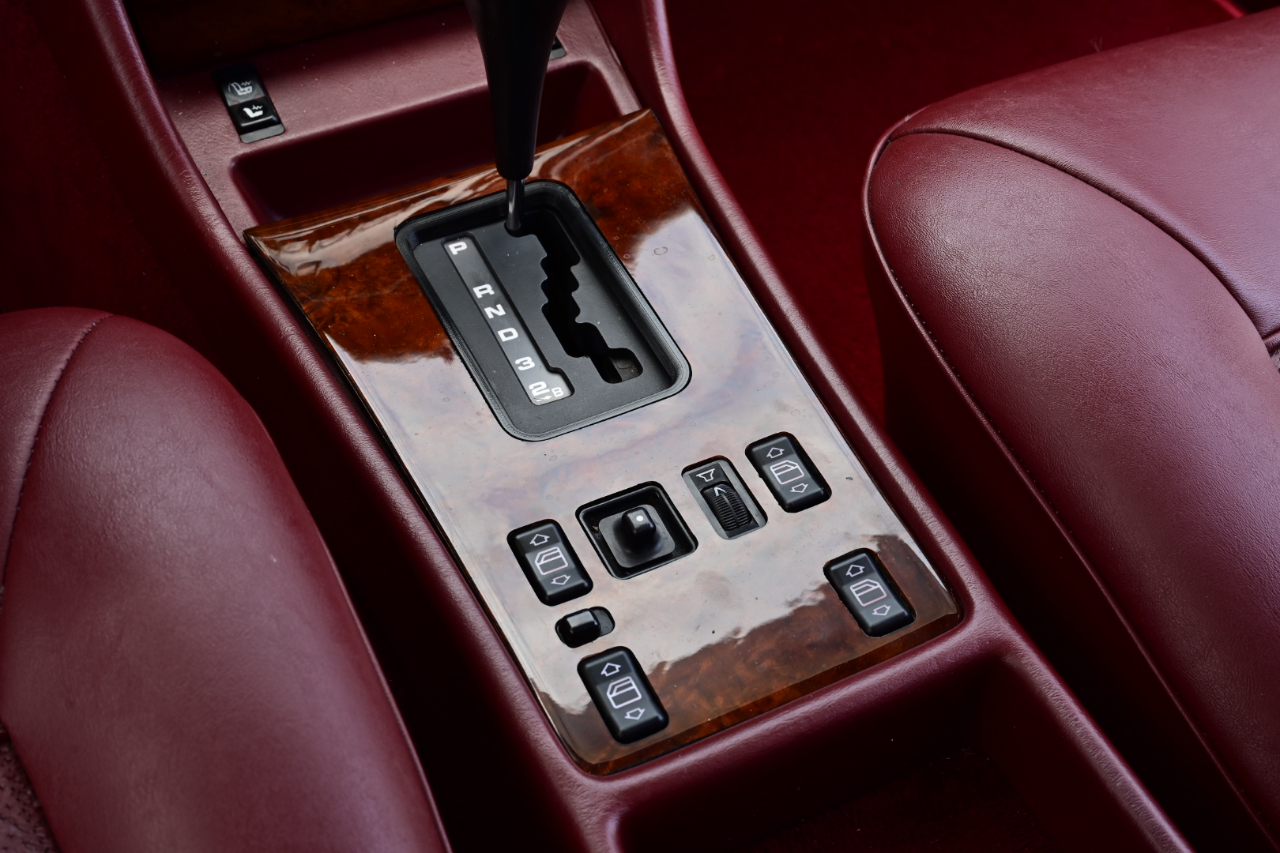 Mercedes-Benz 560 photo 27