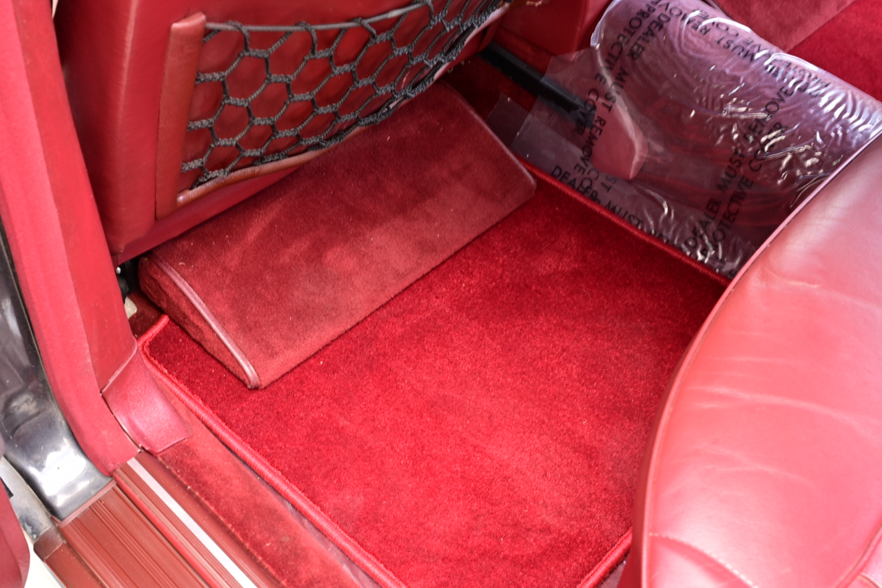 Mercedes-Benz 560 photo 32