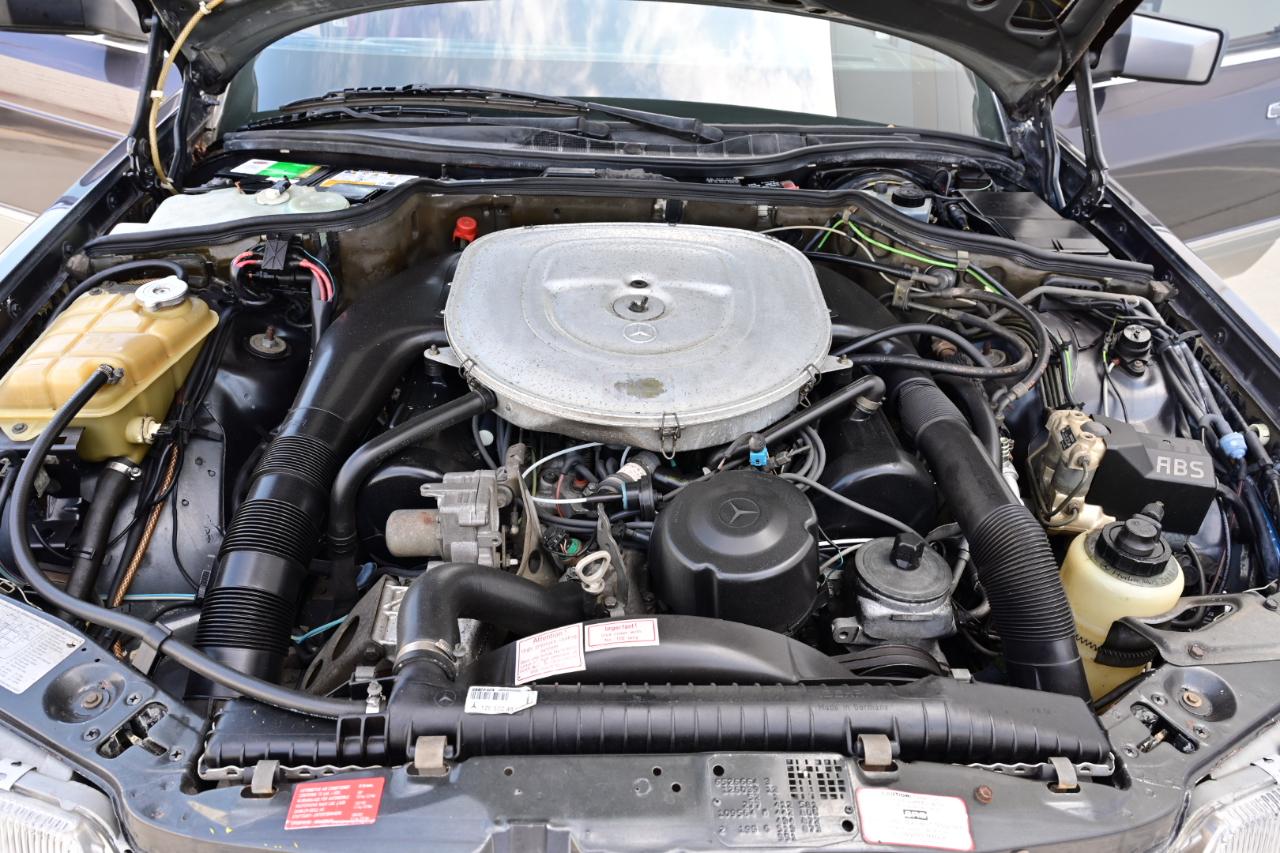 Mercedes-Benz 560 photo 38
