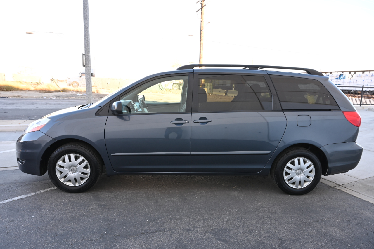 Toyota Sienna  2010 Toyota Sienna  2010