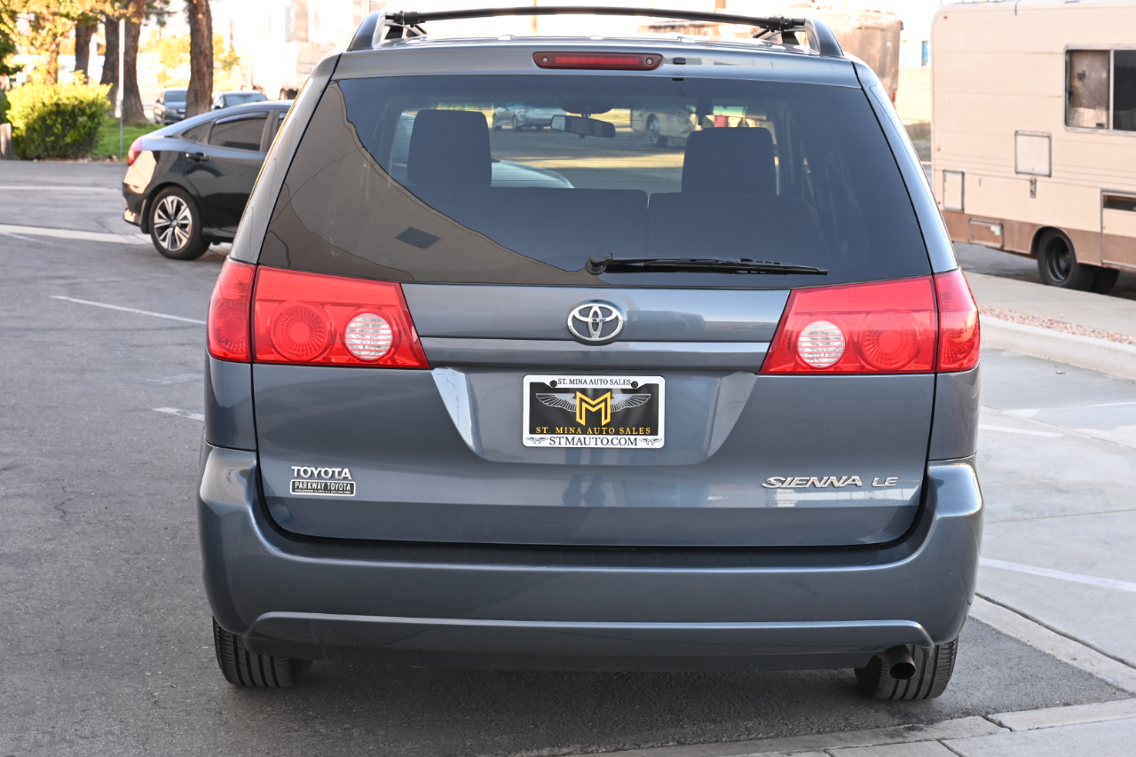 Toyota Sienna  2010 Toyota Sienna  2010