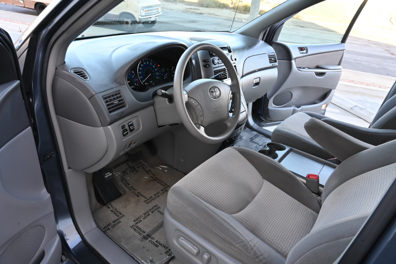 Toyota Sienna  2010 Toyota Sienna  2010