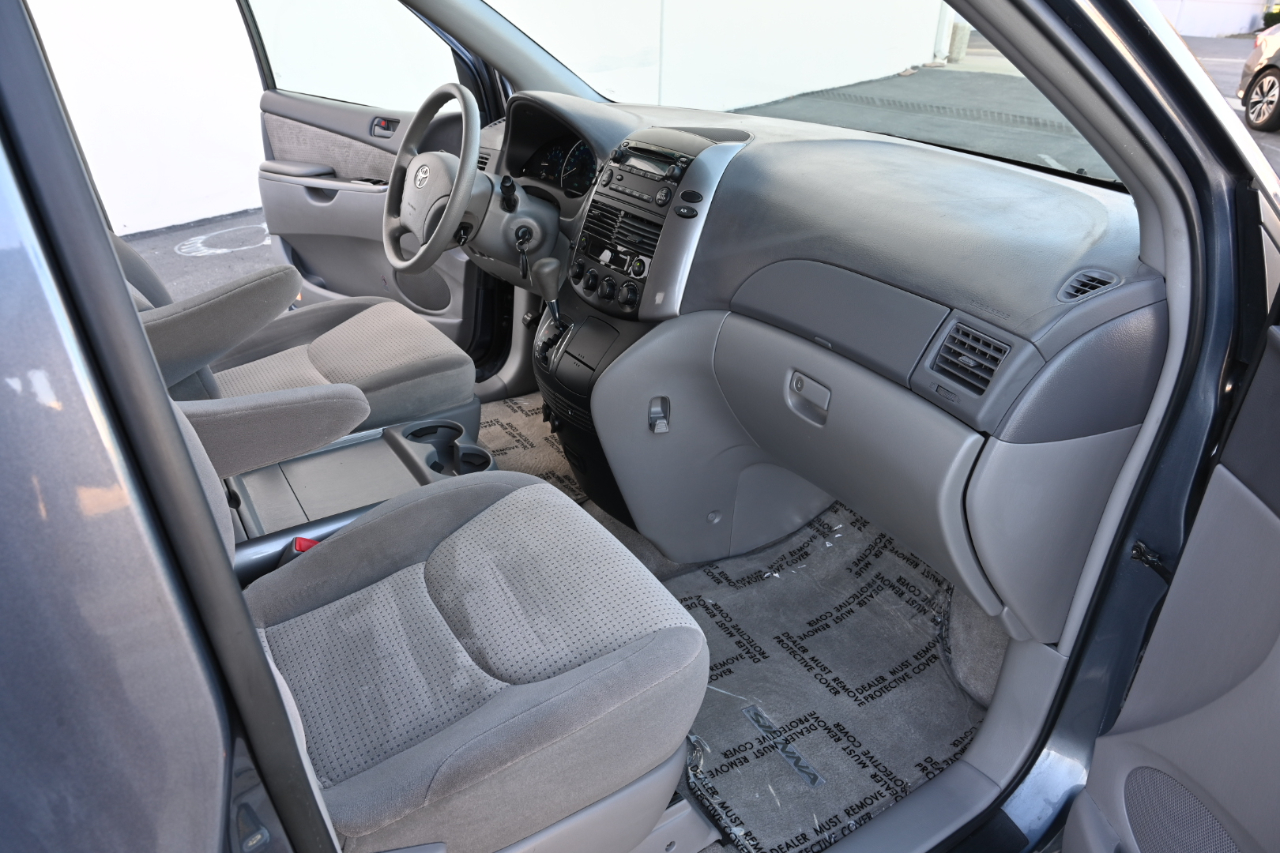 Toyota Sienna  2010 Toyota Sienna  2010